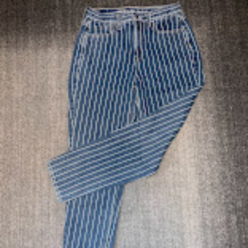 American Eagle Mom Jean